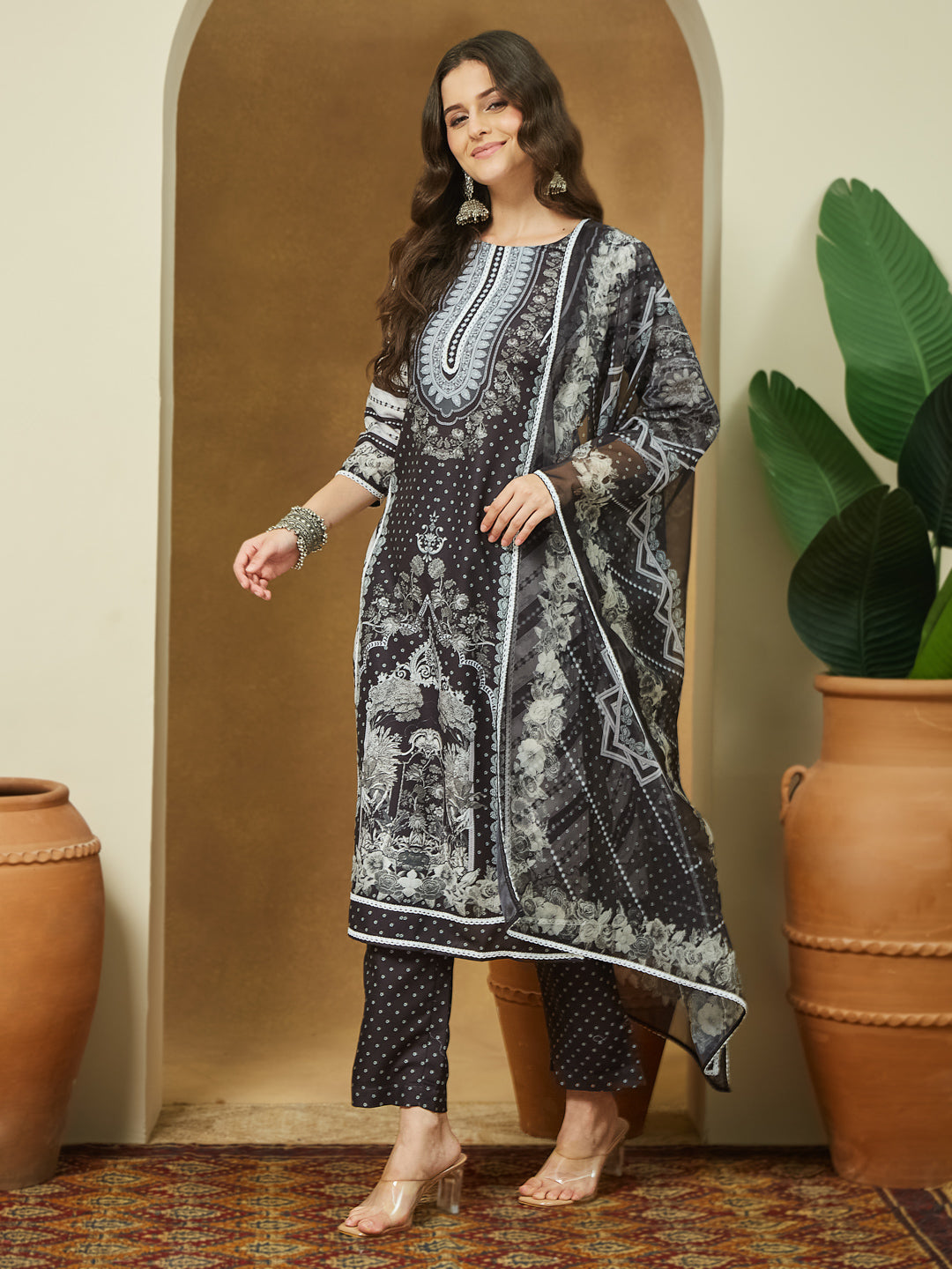 Naari By Shree Women's Black Cotton Blend Floral Printed Straight Kurta Set